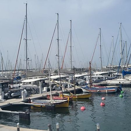Adorable Petit Appartement Avec Magnifique Vue Sur Le Port De Canet Екстериор снимка