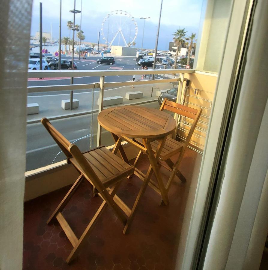 Adorable Petit Appartement Avec Magnifique Vue Sur Le Port De Canet Екстериор снимка